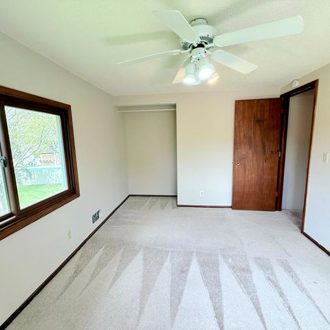 8989 Jasmine Lane S, Cottage Grove, MN 55016