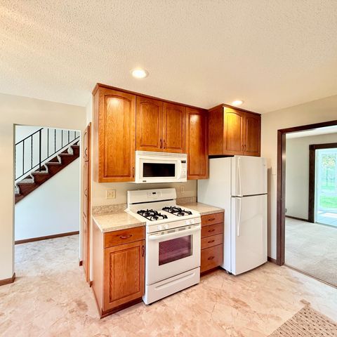 8989 Jasmine Lane S, Cottage Grove, MN 55016