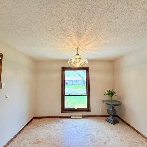8989 Jasmine Lane S, Cottage Grove, MN 55016