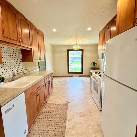 8989 Jasmine Lane S, Cottage Grove, MN 55016