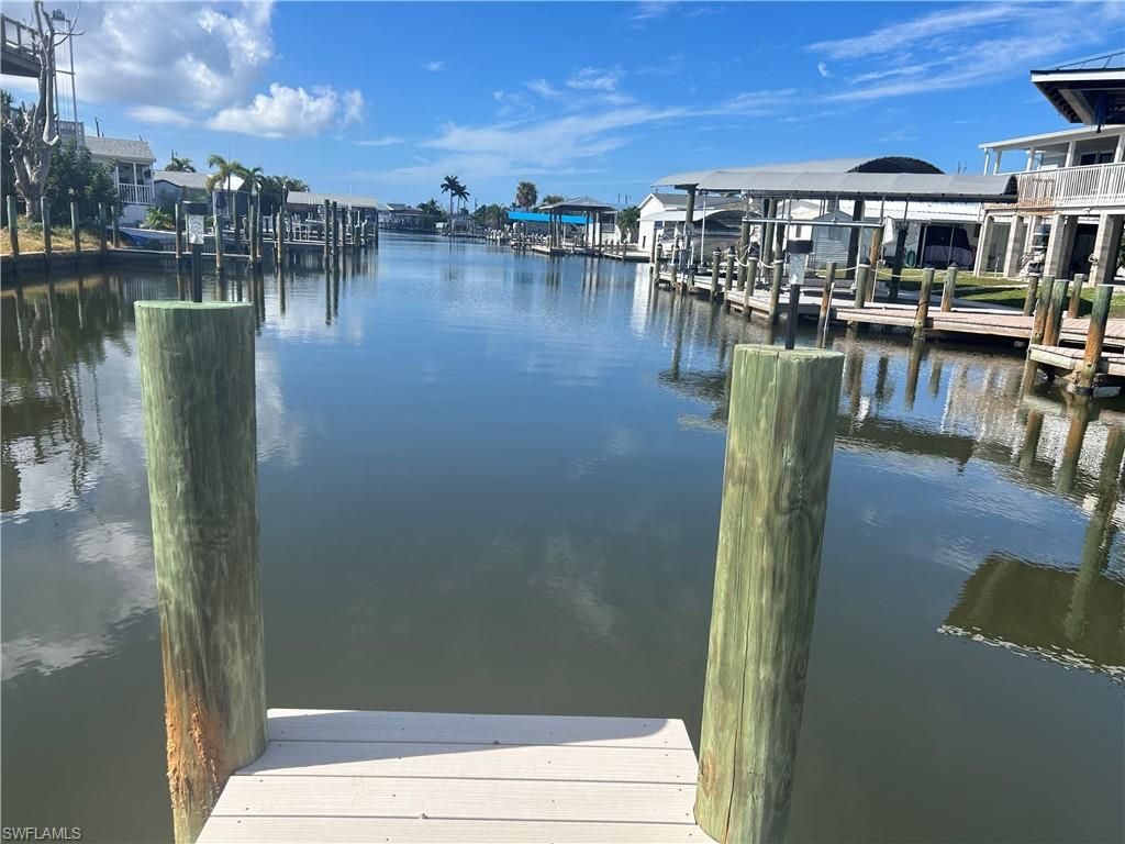 2635 York RD, ST. JAMES CITY, FL 33956 — exterior