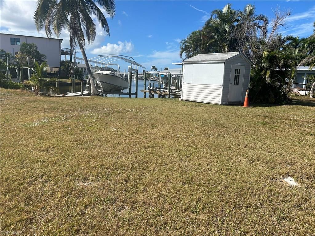 2635 York RD, ST. JAMES CITY, FL 33956 — photo 4