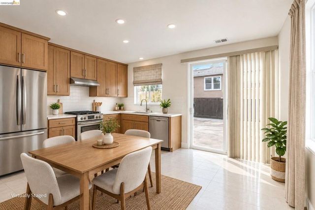 16 Foreman St, Oakley, CA 94561