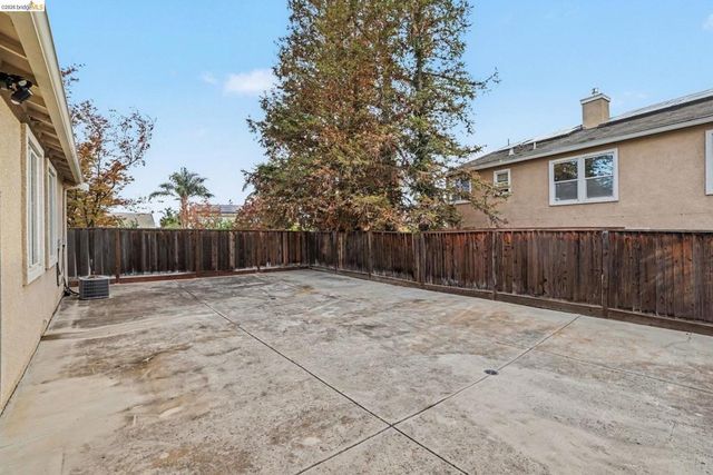 16 Foreman St, Oakley, CA 94561