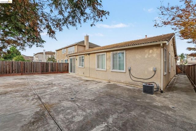 16 Foreman St, Oakley, CA 94561