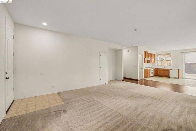16 Foreman St, Oakley, CA 94561