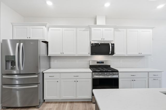 6812 ARMSTRONG DR, Columbia, MO 65202