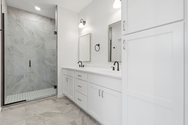 6812 ARMSTRONG DR, Columbia, MO 65202