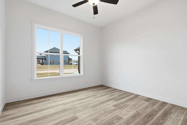 6812 ARMSTRONG DR, Columbia, MO 65202