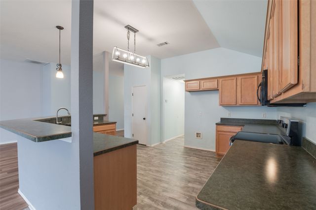 112 Bridlewood Street, Azle, TX 76020