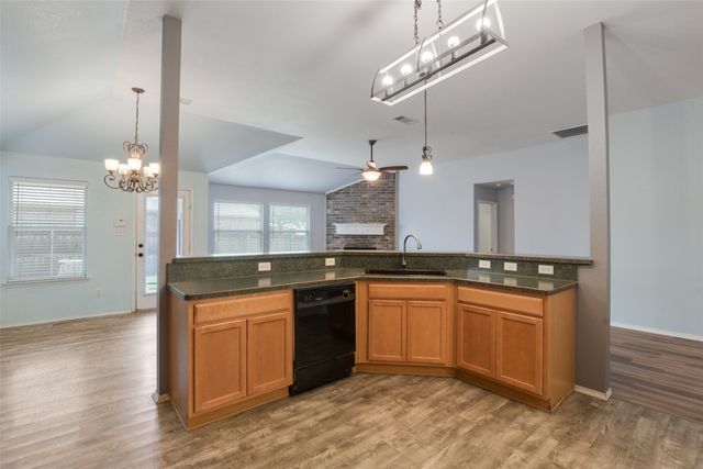 112 Bridlewood Street, Azle, TX 76020