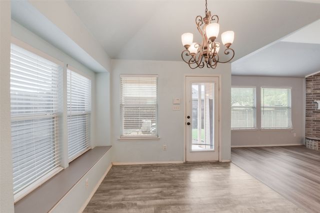 112 Bridlewood Street, Azle, TX 76020