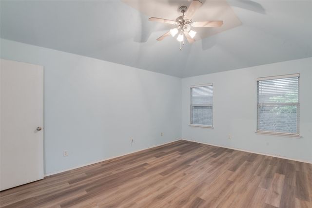 112 Bridlewood Street, Azle, TX 76020