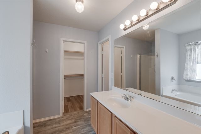 112 Bridlewood Street, Azle, TX 76020