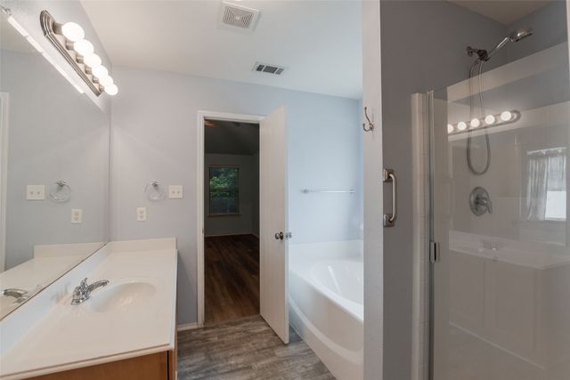 112 Bridlewood Street, Azle, TX 76020