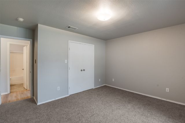 112 Bridlewood Street, Azle, TX 76020