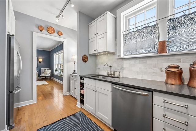 486 Sheridan Road 2, Evanston, IL 60202