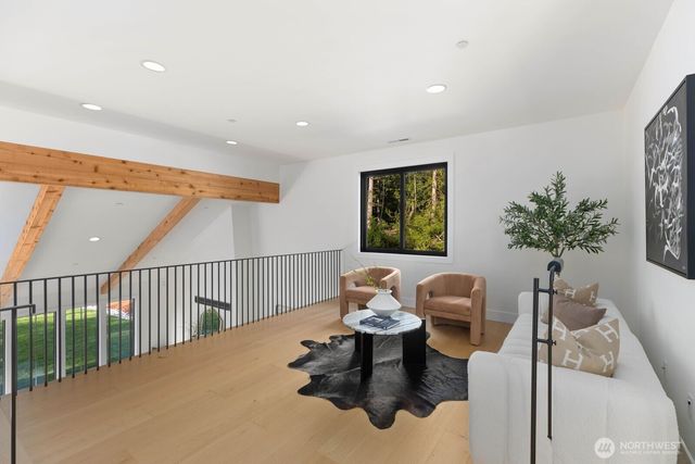 26328 SE 152nd Street, Issaquah, WA 98027