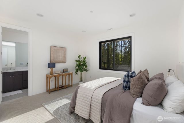 26328 SE 152nd Street, Issaquah, WA 98027