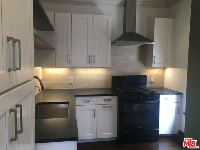 2121 James M Wood Boulevard 201, Los Angeles, CA 90006