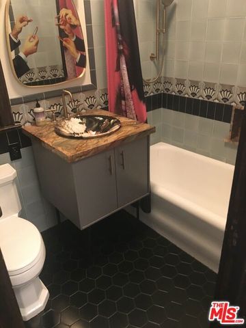 2121 James M Wood Boulevard 201, Los Angeles, CA 90006