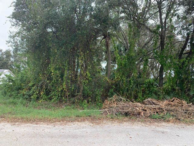 531 Sargent Street, Lehigh Acres, FL 33972