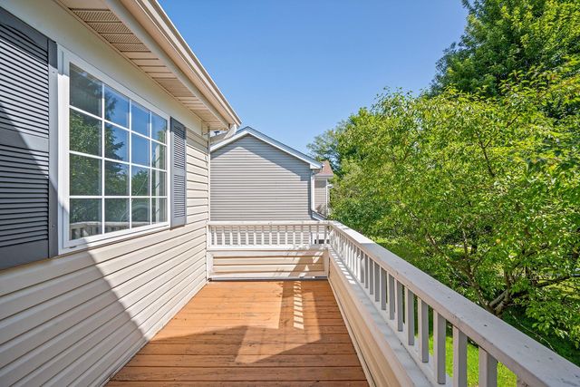353 Ogden Falls Boulevard 353, Oswego, IL 60543