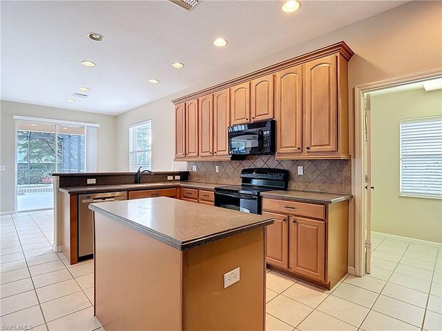2798 Via Piazza LOOP, Fort Myers, FL 33905