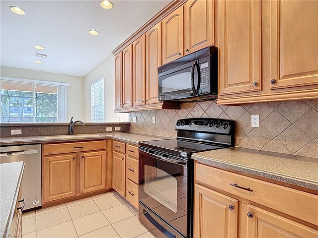 2798 Via Piazza LOOP, Fort Myers, FL 33905