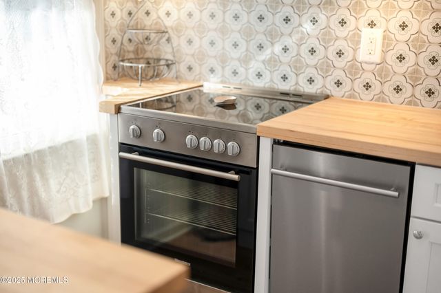 77 Main Avenue 2B, Ocean Grove, NJ 07756