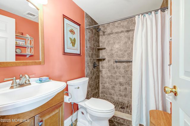 77 Main Avenue 2B, Ocean Grove, NJ 07756