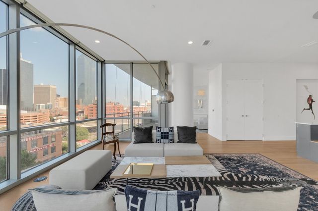 2200 Victory Avenue, Dallas, TX 75219