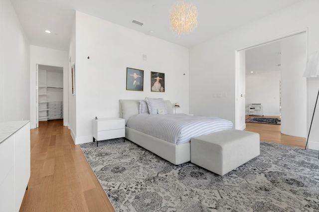 2200 Victory Avenue, Dallas, TX 75219