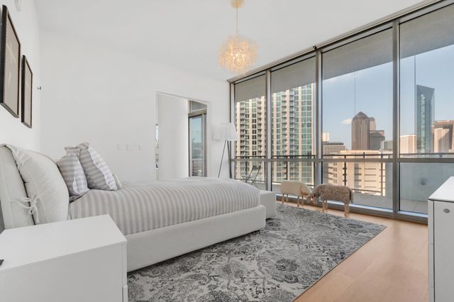 2200 Victory Avenue, Dallas, TX 75219
