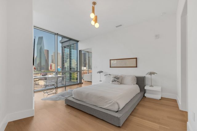 2200 Victory Avenue, Dallas, TX 75219