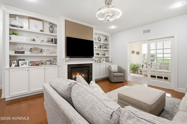 29 Heath Lane, Jackson, NJ 08527