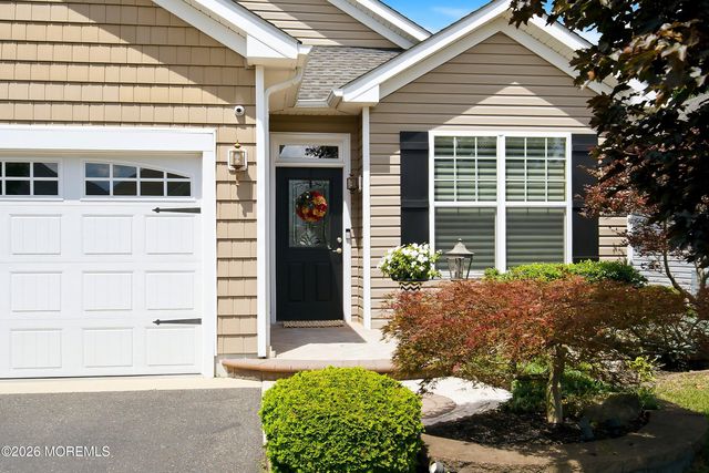 29 Heath Lane, Jackson, NJ 08527