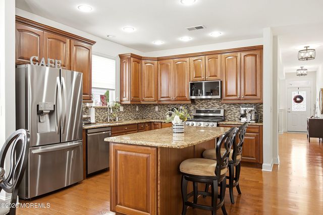 29 Heath Lane, Jackson, NJ 08527