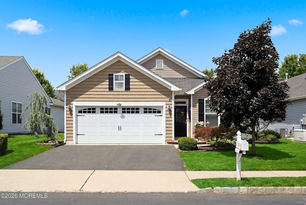 29 Heath Lane, Jackson, NJ 08527