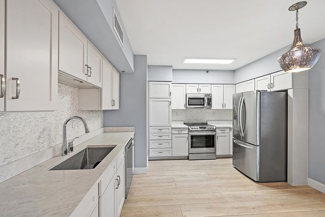 16910 Bay Street E204, Jupiter, FL 33477