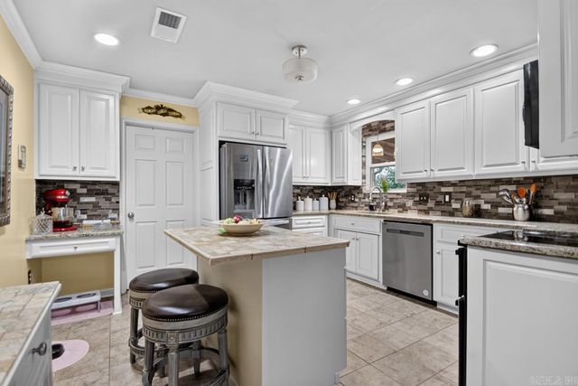 1207 Dyson Drive, Sherwood, AR 72120