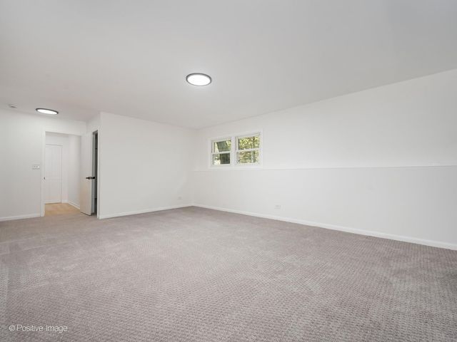 1092 Aberdeen Lane, Mundelein, IL 60060