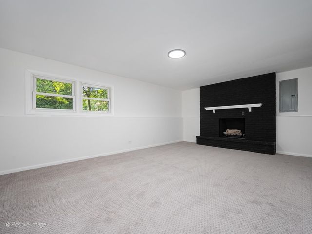 1092 Aberdeen Lane, Mundelein, IL 60060