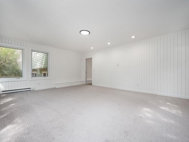 1092 Aberdeen Lane, Mundelein, IL 60060