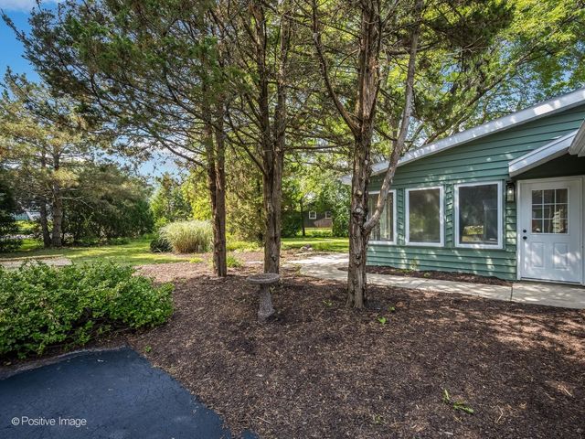 1092 Aberdeen Lane, Mundelein, IL 60060