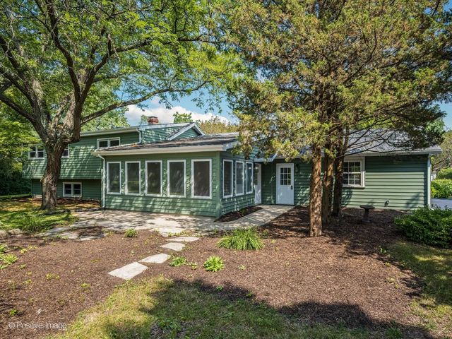 1092 Aberdeen Lane, Mundelein, IL 60060