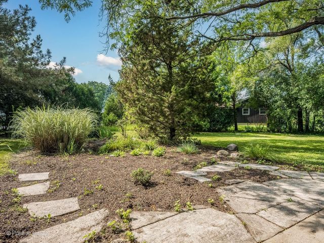 1092 Aberdeen Lane, Mundelein, IL 60060