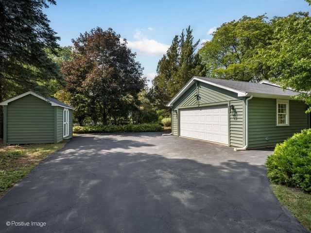 1092 Aberdeen Lane, Mundelein, IL 60060