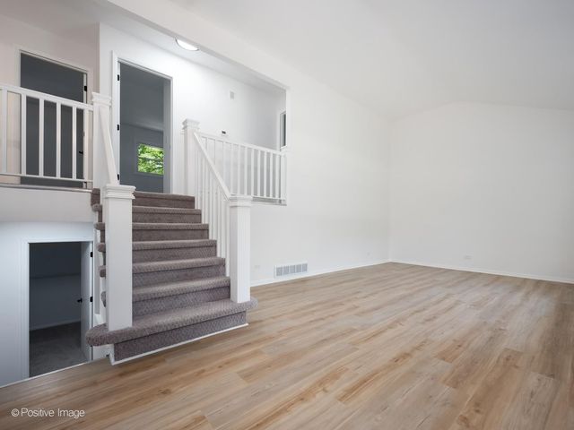 1092 Aberdeen Lane, Mundelein, IL 60060