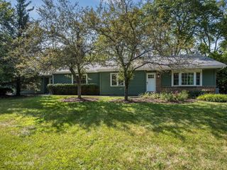 1092 Aberdeen Lane, Mundelein, IL 60060